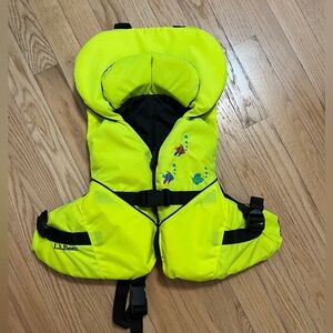 LLBean Discovery Child 30-50 lb Life Jacket PFD Style “Nemo”Neon Yellow 🛶